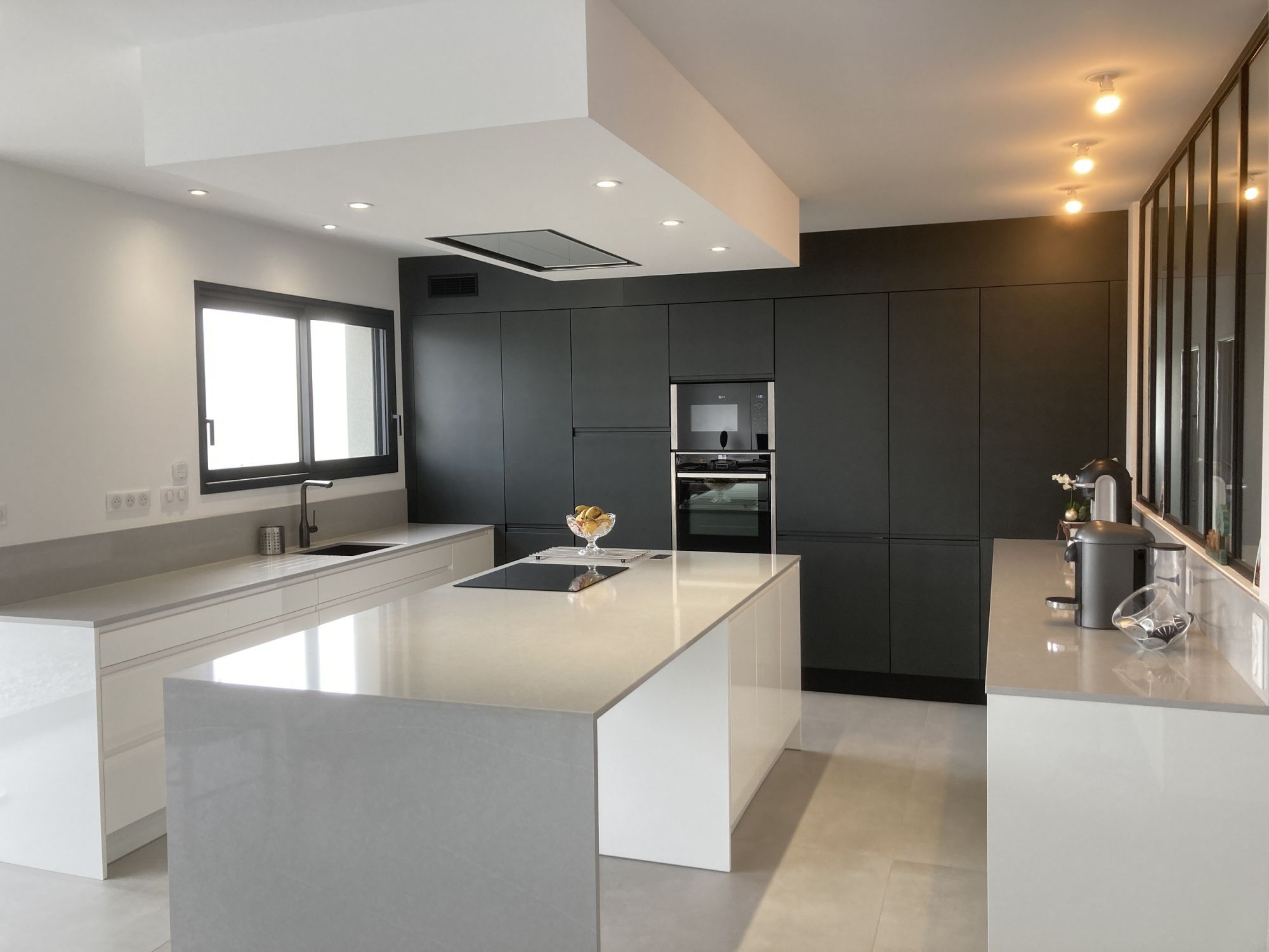 Cuisine ultra moderne dans une maison Maisons Limousines